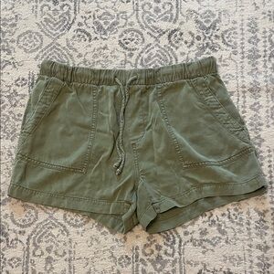 GAP Sage Green Women's Cargo Shorts